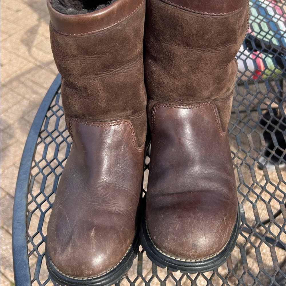 Ugg Women's Brooks Brown Leather Shearling Mid Calf Waterproof Winter Boots Sz 9 - Picture 7 of 8